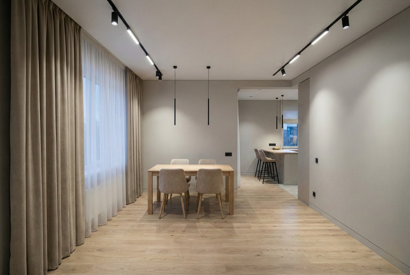 Потолок с треками