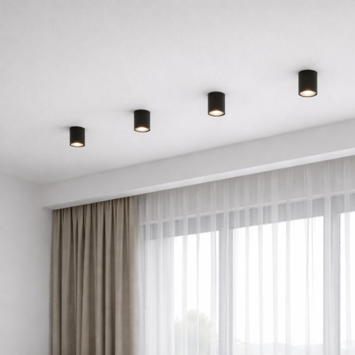 Потолок с электрокарнизом и накладными светильниками