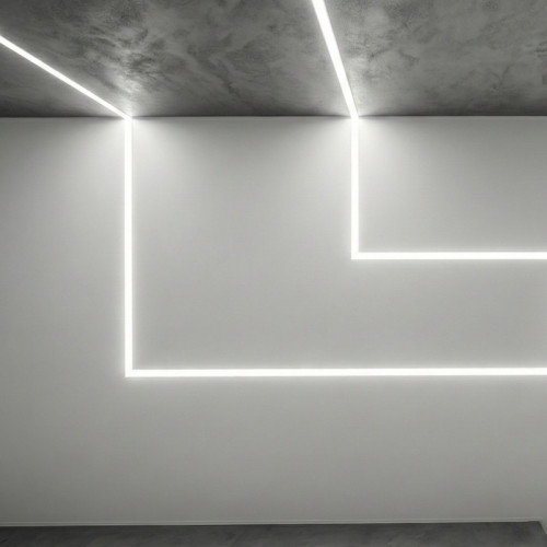 Натяжной потолок со световыми линиями в коридоре