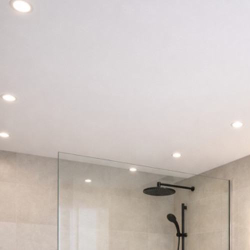 Монтаж матового влагостойкого полотна в ванной комнате