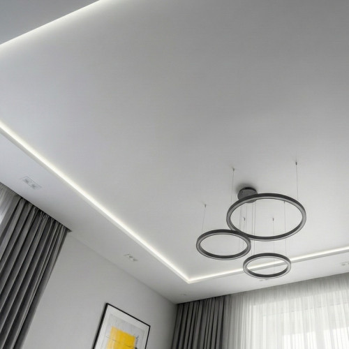 Монтаж матового натяжного потолка с подсветкой в зале