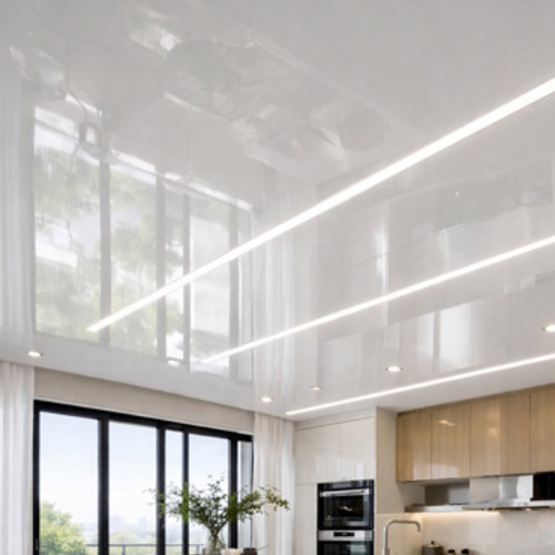 Белый глянцевый потолок