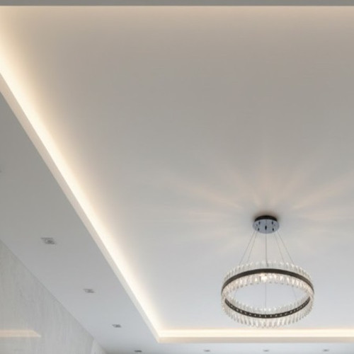 Матовый двухуровневый потолок с нишей под скрытую подсветку и точечными светильниками