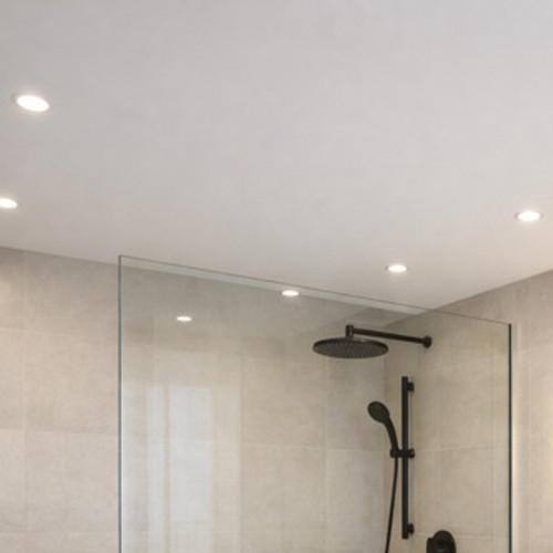 Монтаж матового влагостойкого полотна в ванной комнате