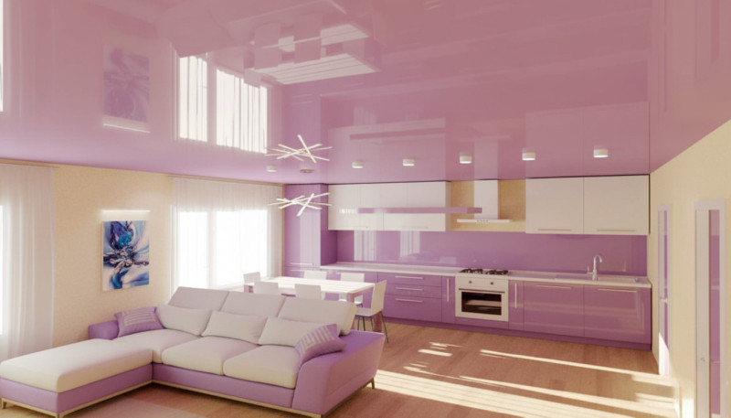 Розовый потолок глянец